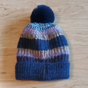 Stylish Multicolor Knit Beanie with Pom-Pom